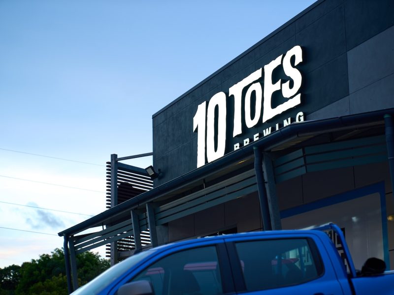 Sunquest Signs - Projects - 10 Toes 27